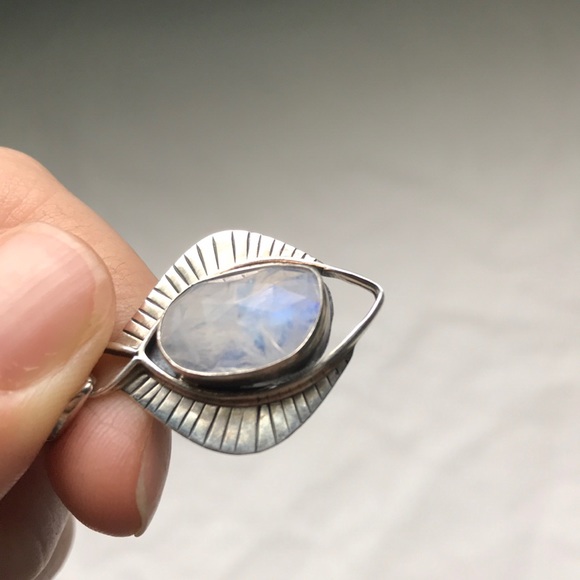 Rainbow Moonstone 925 sterling silver pendant - Picture 6 of 12